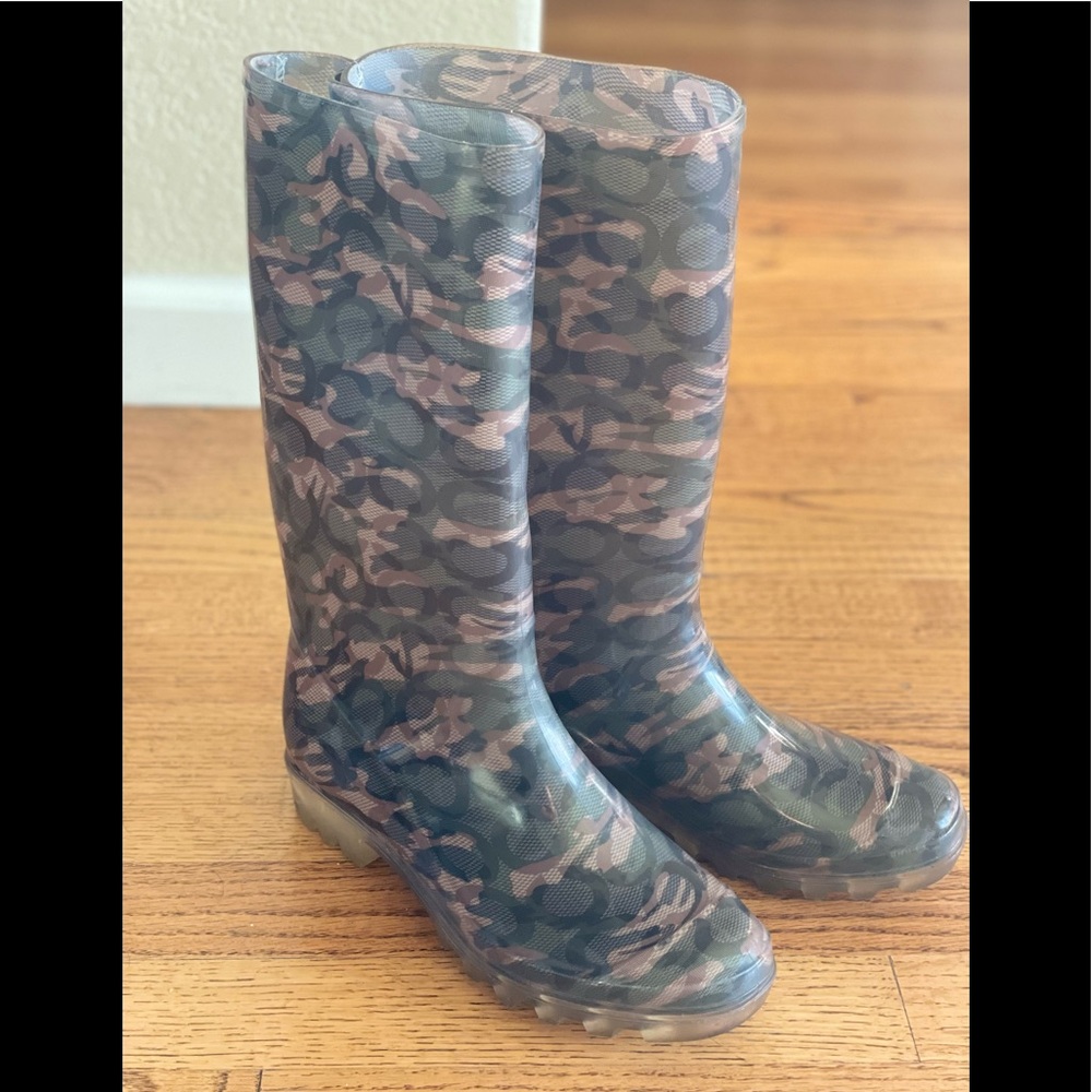 Coach camp rain boots
